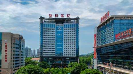 重庆新桥医院整形科去眼袋+泪沟让你1次解决2大问题，年轻5岁超明显
